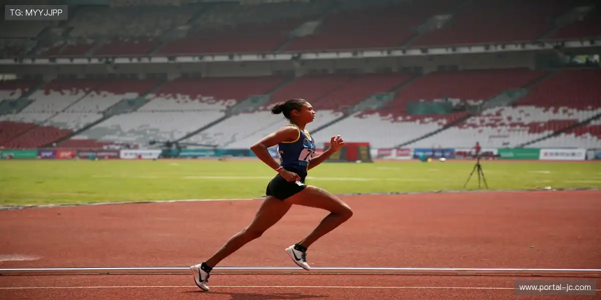 🏀无视阻挡的暴扣让全场立刻沸腾!💥